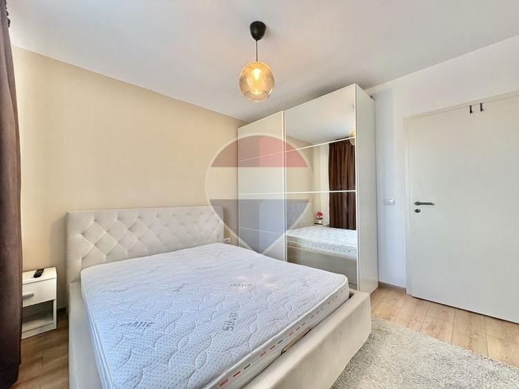Apartament cu 2 camere decomandat, mobilat în Tractorul