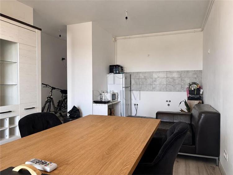 Apartament cu 2 camere semidecomandat în Lipovei