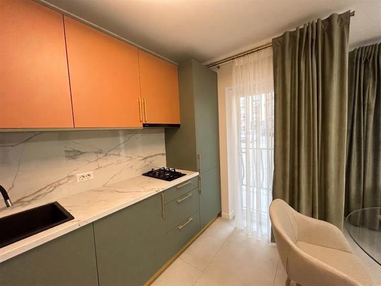 Apartament cu 2 camere decomandat, mobilat în Ipotești