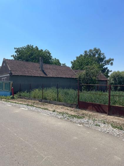 Casă cu 4 camere în Toboliu