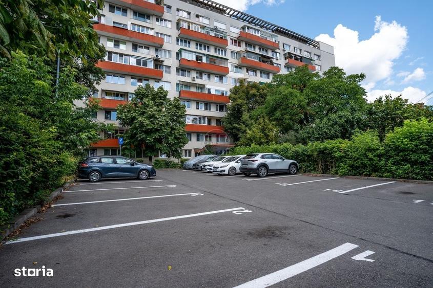Apartament cu 3 camere semidecomandat în Grigorescu
