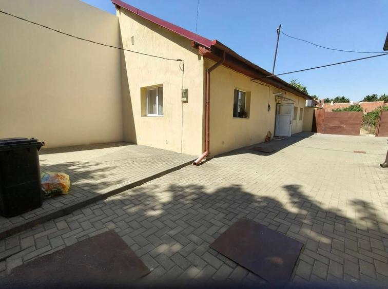 Casă individuală cu 5 camere cu Canalizare în Lunei