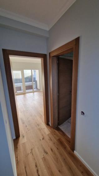 Duplex cu 5 camere cu Canalizare în Iris