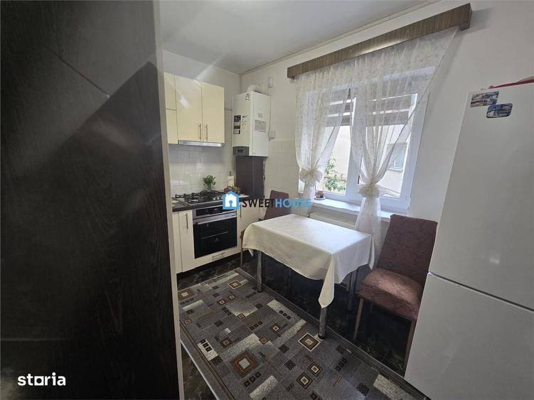 Apartament cu 3 camere decomandat în Central
