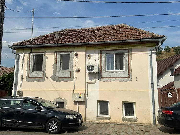 Casă cu Teren 15000 Mp în Șeica Mare