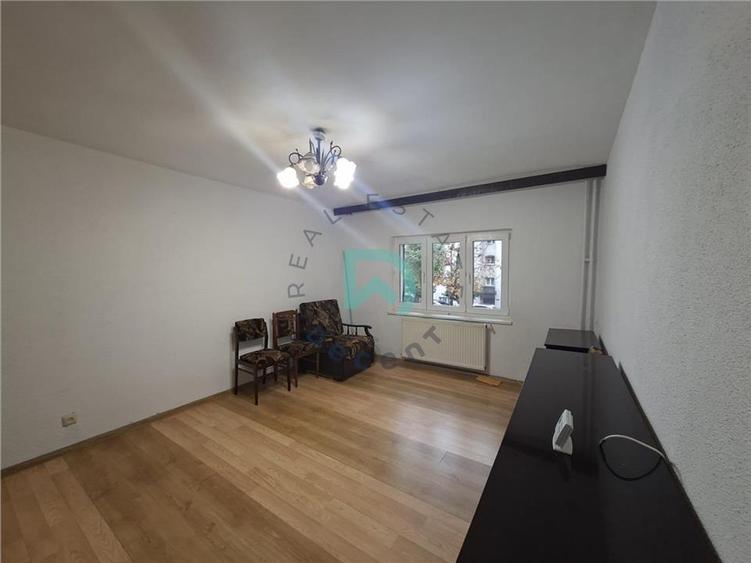 Apartament cu 2 camere decomandat în Răcădău