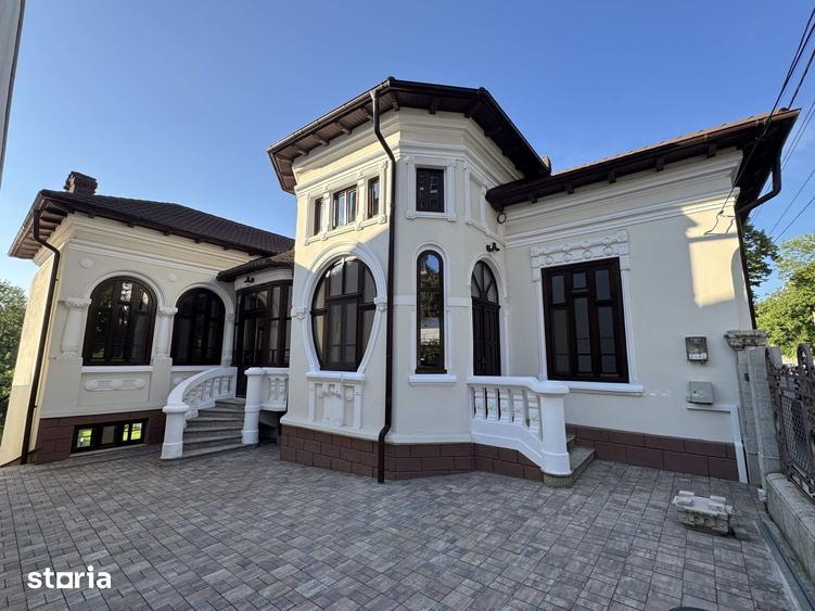 Casă cu 6 camere cu Teren 1000 Mp în Central