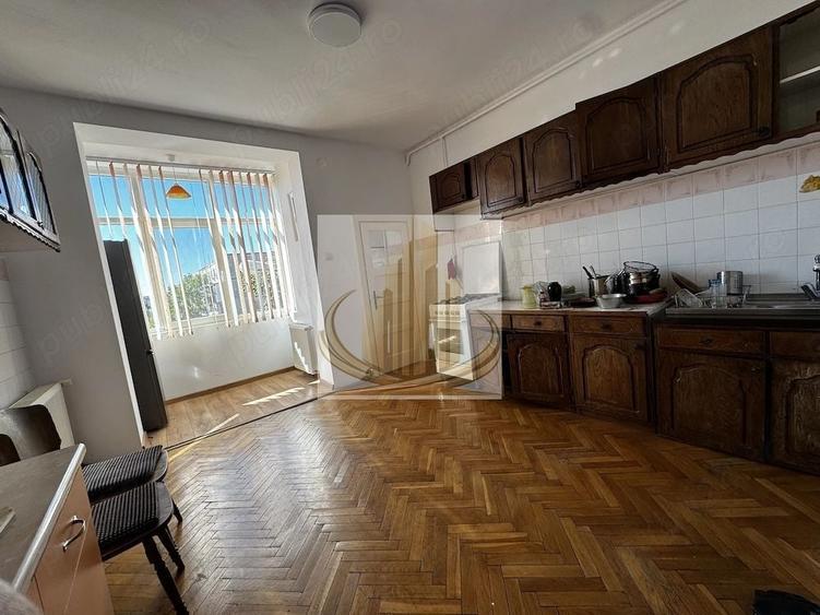 Apartament cu 4 camere decomandat în Kiriac