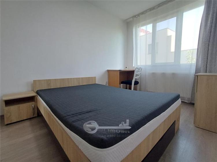 Apartament cu 3 camere decomandat, mobilat în Bucșinescu