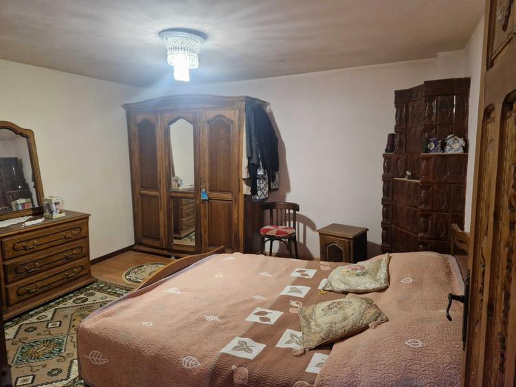 Casă cu 4 camere în Central