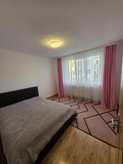 Apartament cu 3 camere decomandat în Copou