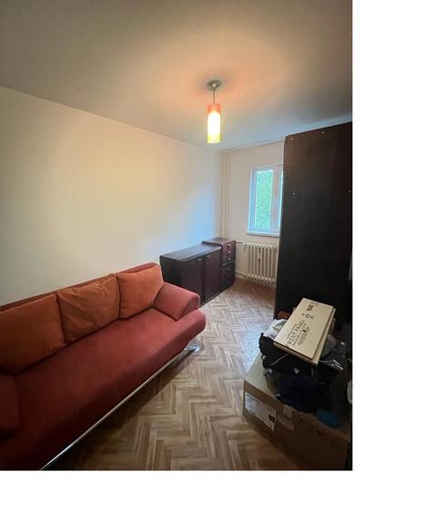 Apartament cu 3 camere în Drumul Taberei