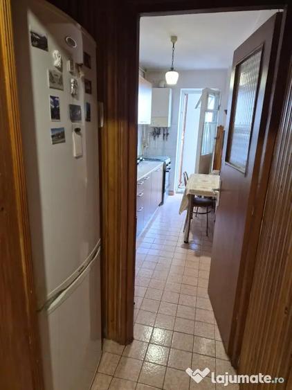 Apartament cu 3 camere decomandat, mobilat în Central