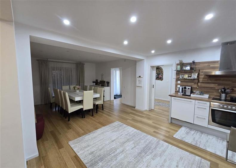 Casă individuală cu 5 camere cu Teren 1000 Mp în Sfântu Ilie
