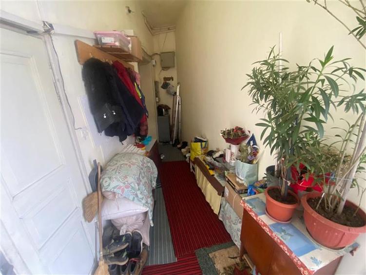 Casă cu 3 camere cu Teren 242 Mp în Central