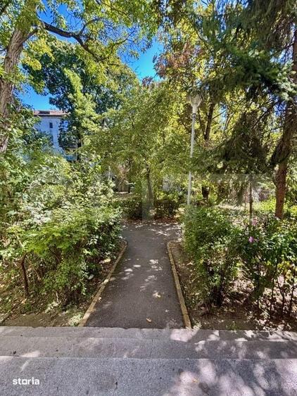Apartament cu 3 camere decomandat în Take Ionescu