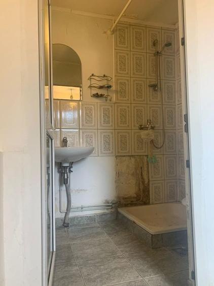 Apartament cu 2 camere semidecomandat, mobilat în Central