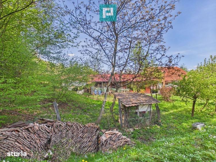 Casă cu 4 camere în Rontău