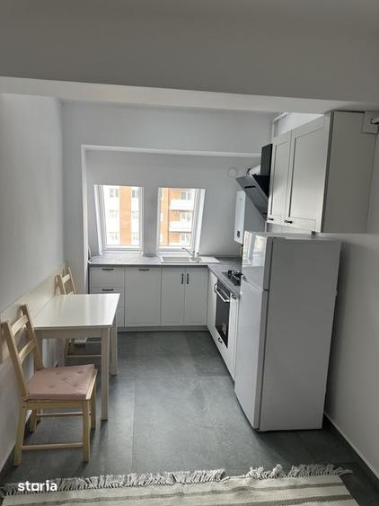 Apartament cu 3 camere decomandat, mobilat în Turnișor