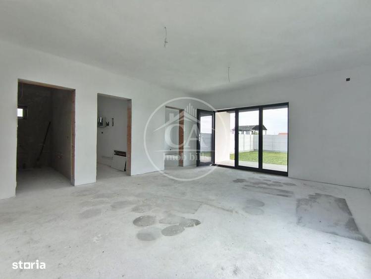 Casă cu 4 camere decomandat cu Teren 553 Mp în Sântandrei