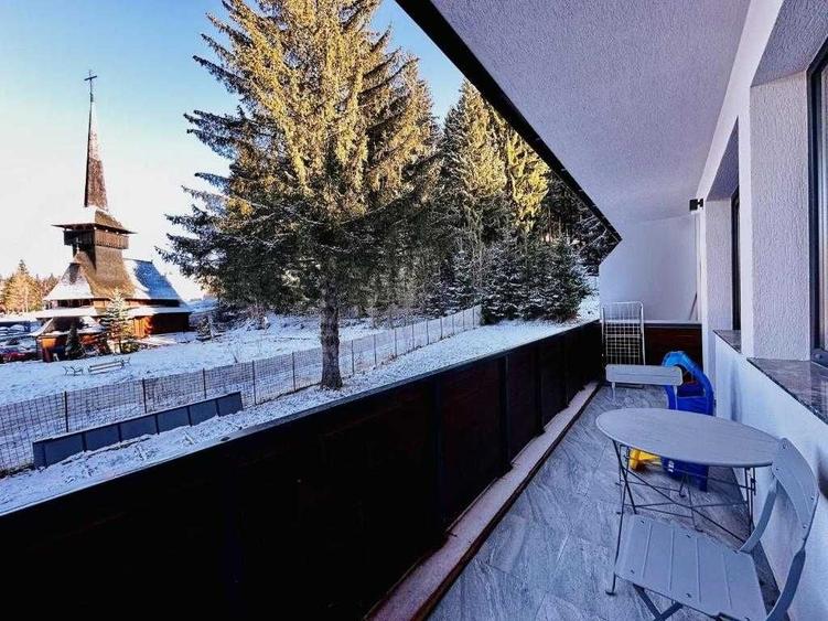 Apartament cu 2 camere decomandat în Poiana Brașov
