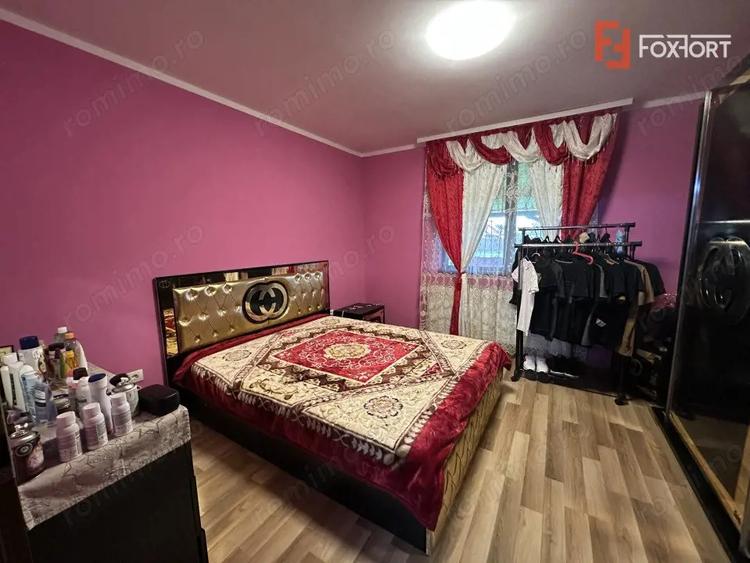 Casă cu 12 camere cu Teren 1560 Mp în Bucovăț (Remetea Mare)