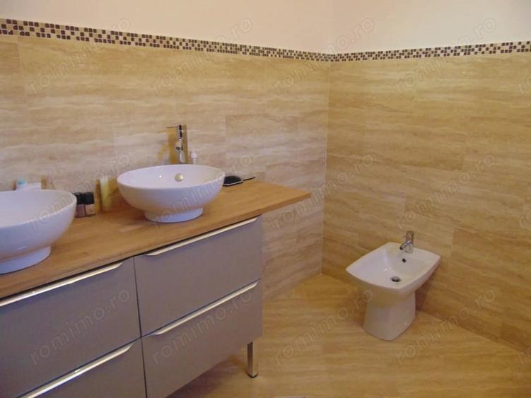 Casă cu 2 camere cu Teren 1000 Mp în Central