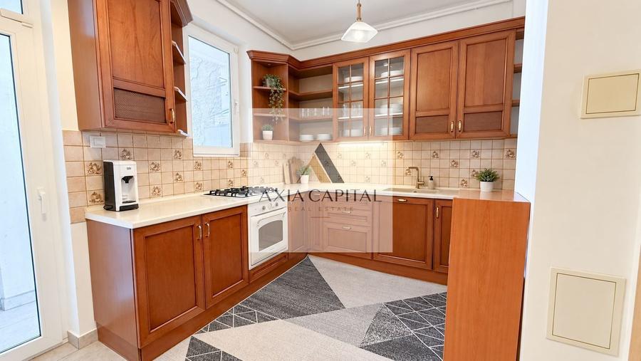 Apartament cu 3 camere decomandat, mobilat în Magheru