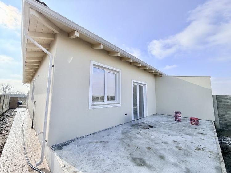 Duplex cu 3 camere cu Teren 300 Mp în Moșnița Nouă