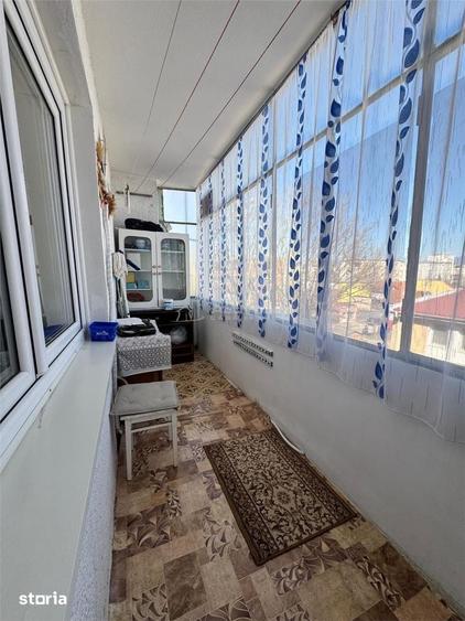 Apartament cu 3 camere semidecomandat în Gojdu