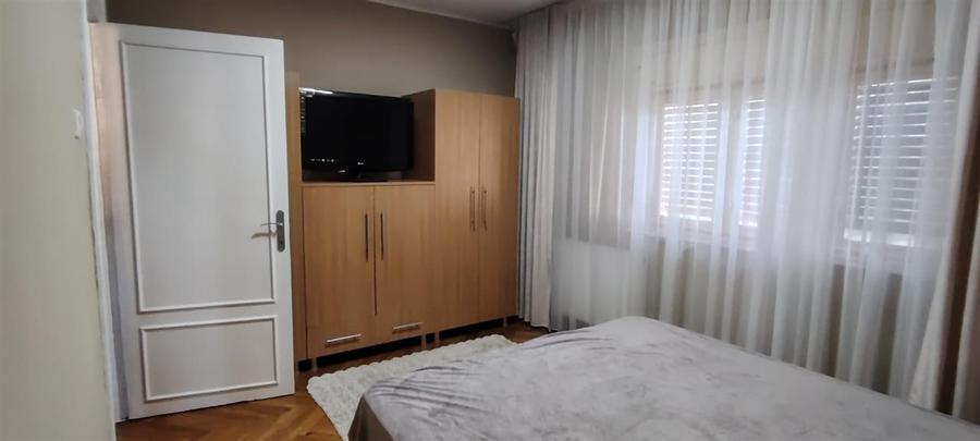 Apartament cu 2 camere semidecomandat în Nufărul