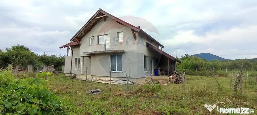 Casă cu 5 camere cu Teren 966 Mp în Tăuții-Măgherăuș