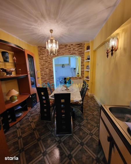 Apartament cu 3 camere decomandat în Bistrița Lac