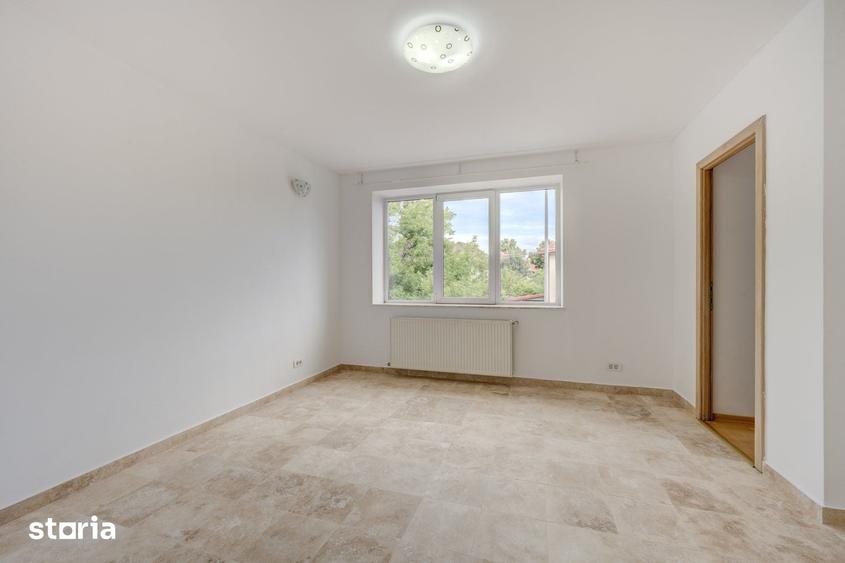 Apartament cu 3 camere în Drumul Taberei