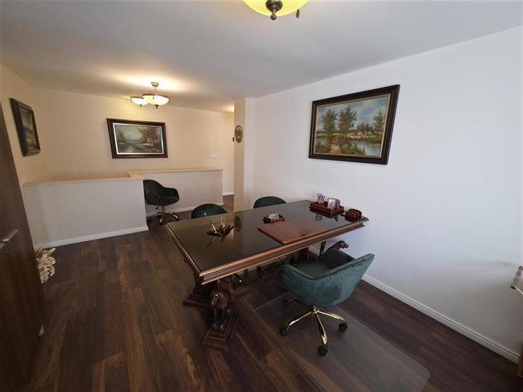 Duplex cu 4 camere cu Canalizare în 1 Decembrie