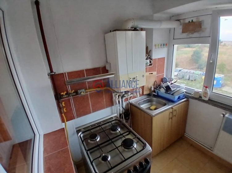 Apartament cu 2 camere decomandat în Poarta 6