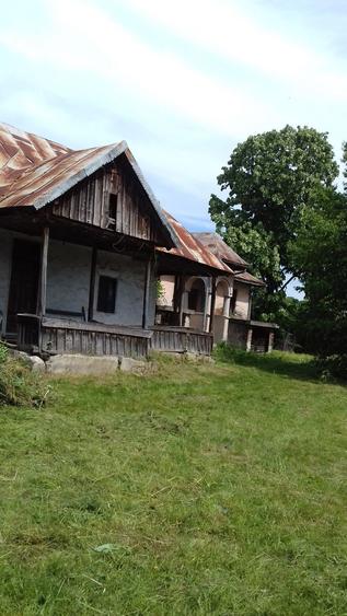Casă cu 4 camere în Strejești