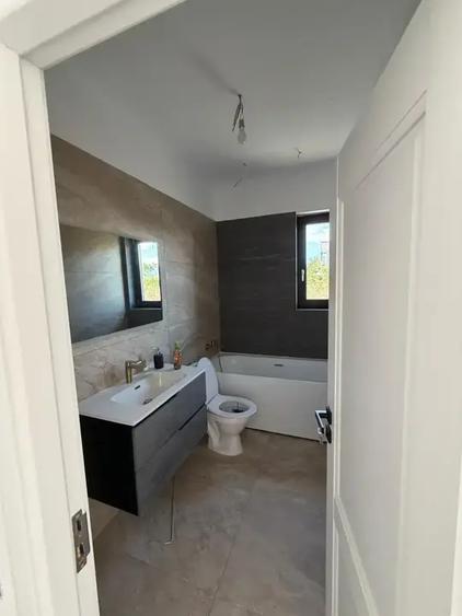 Casă cu 4 camere cu Canalizare în Afumați