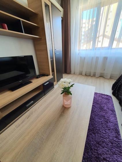 Garsonieră decomandată în Central