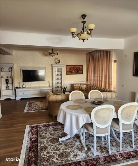 Casă cu 4 camere cu Teren 100 Mp în 1 Decembrie