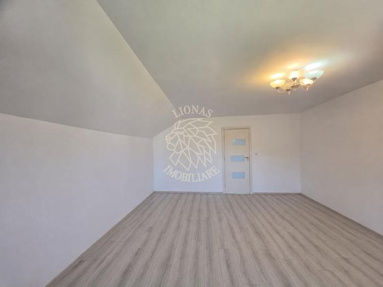 Apartament cu 3 camere semidecomandat, mobilat în Sud