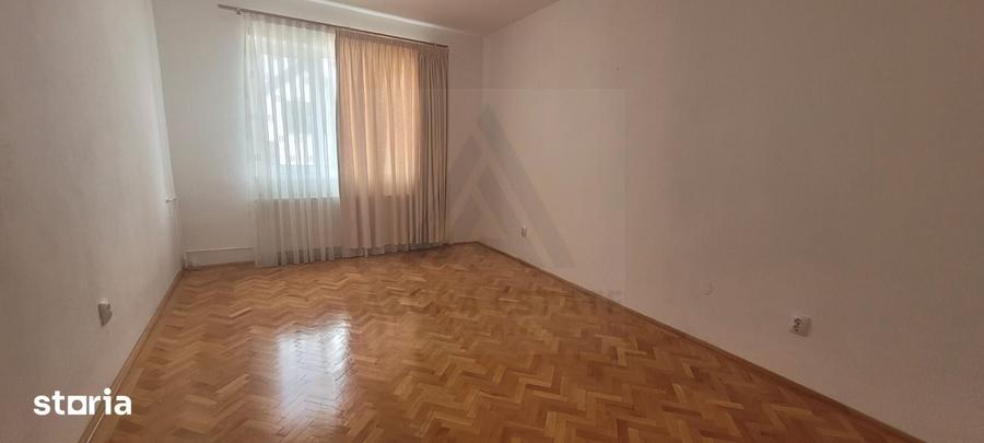 Casă cu 4 camere cu Teren 200 Mp în Sub Arini