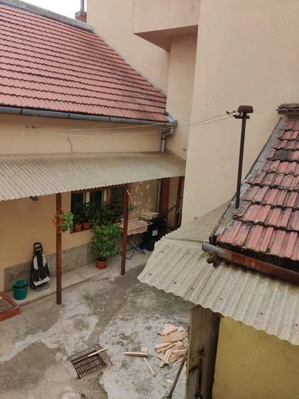 Apartament cu 4 camere decomandat în Central
