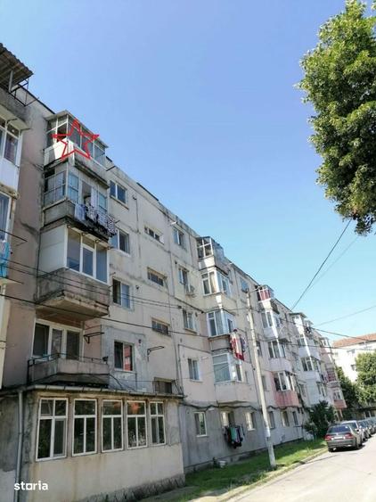 Apartament cu 3 camere în Tineretului