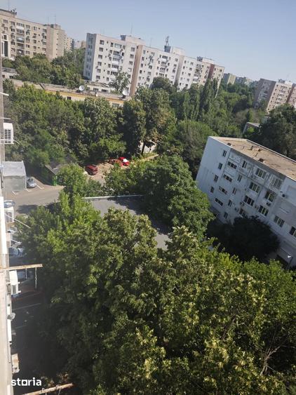 Apartament cu 3 camere semidecomandat în Drumul Taberei