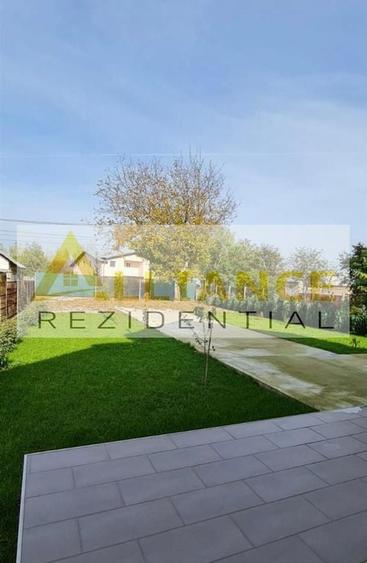 Casă cu 4 camere cu Teren 775 Mp în Brazi