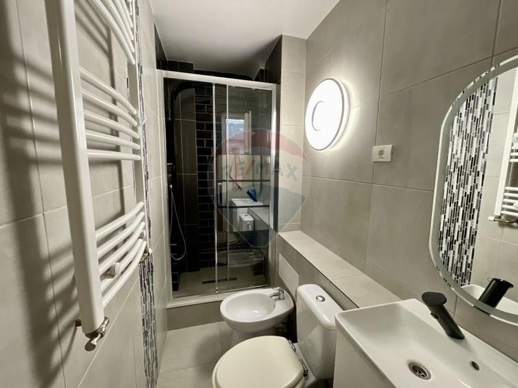 Apartament cu 3 camere decomandat, mobilat în Republicii