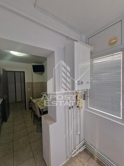 Apartament cu 3 camere decomandat, mobilat în Lipovei