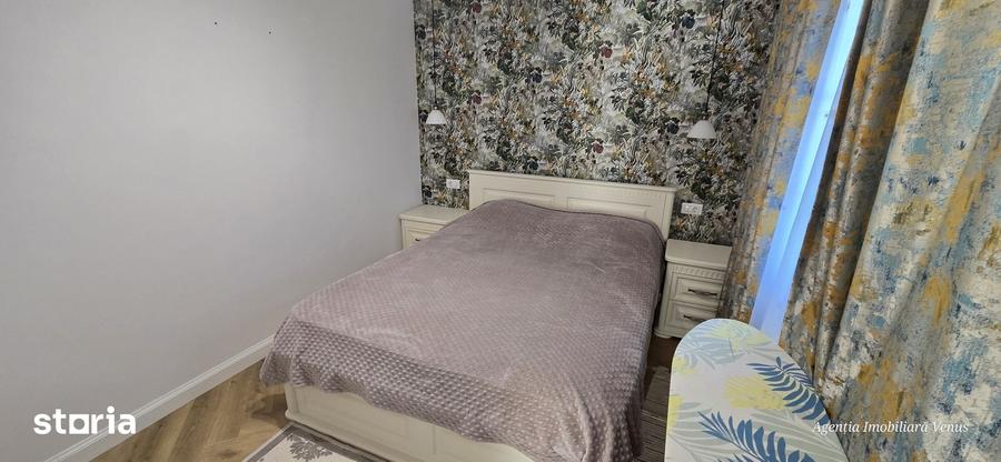 Casă cu 2 camere cu Teren 2000 Mp în Central