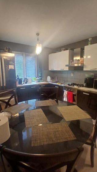 Apartament cu 3 camere semidecomandat în Circumvalațiunii